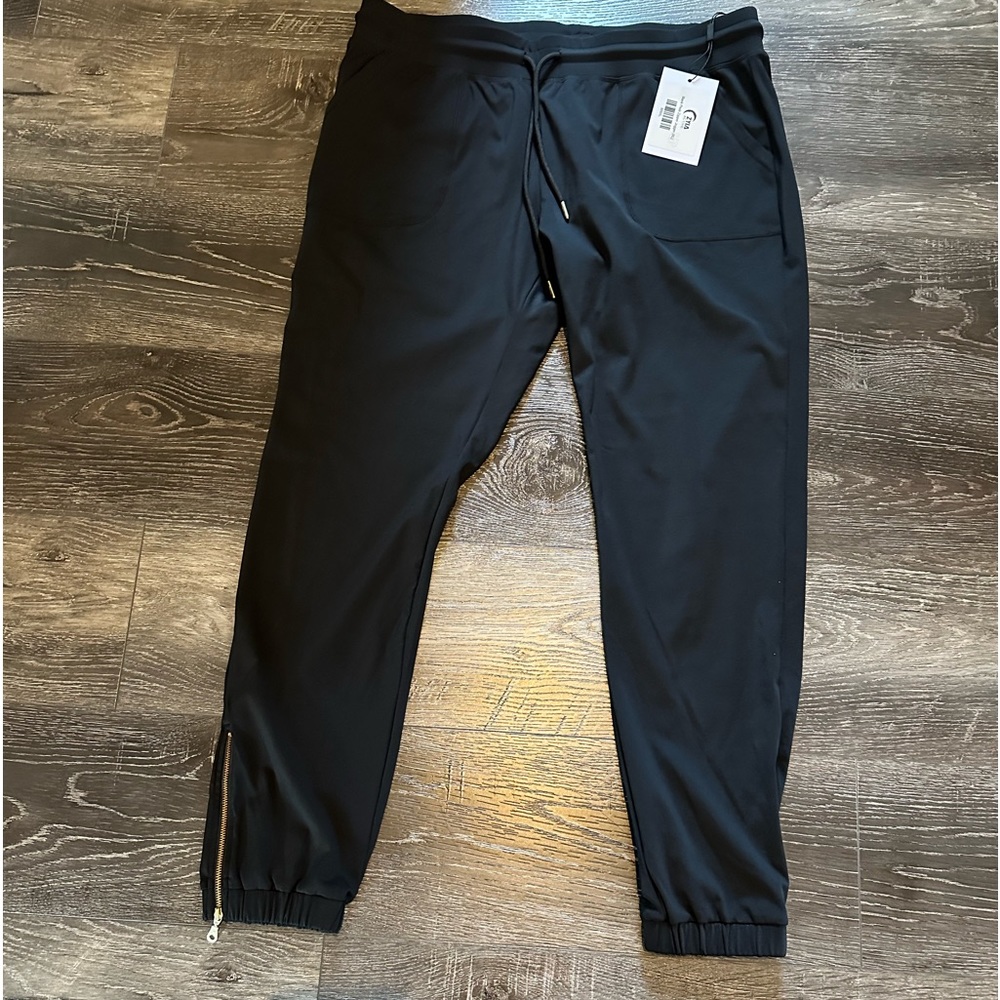 Zyia Black Peak Zipper Jogger XL